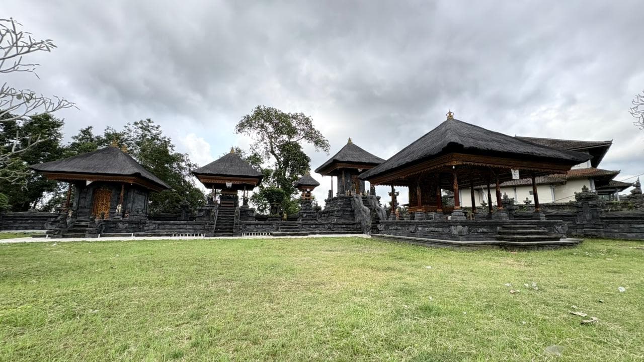 Pura Dalem